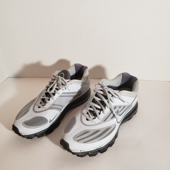 Women's Nike Air Max - Picture 2 of 5